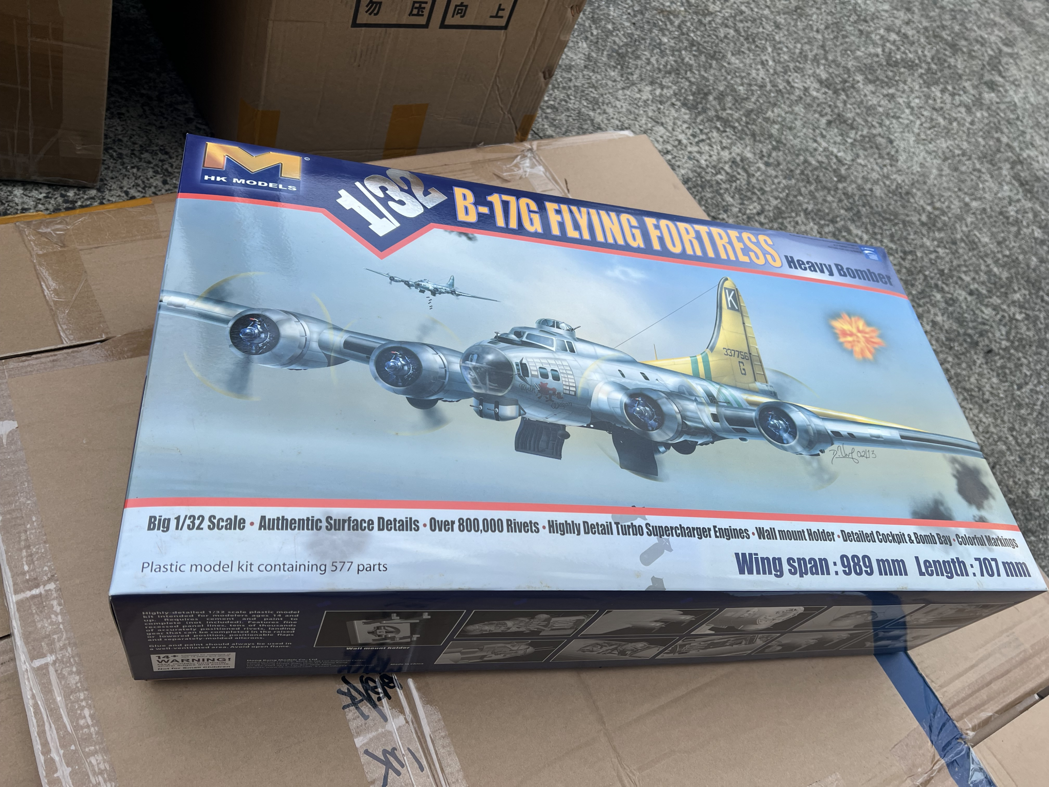 B-17G Flying Fortress Heavy Bomber HK Models | No. 01E04 | 1:32