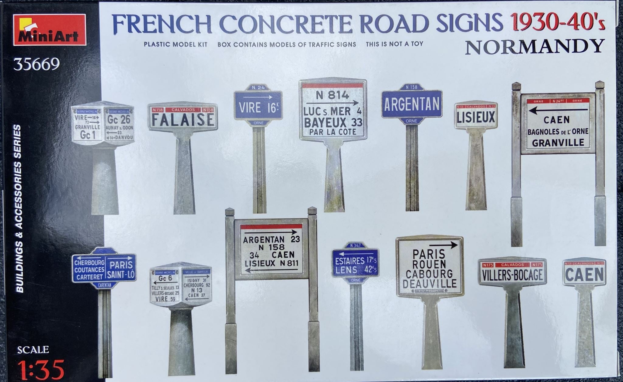 French Concrete Road Signs 1930-40's Normandy MiniArt | No. 35669 | 1:35