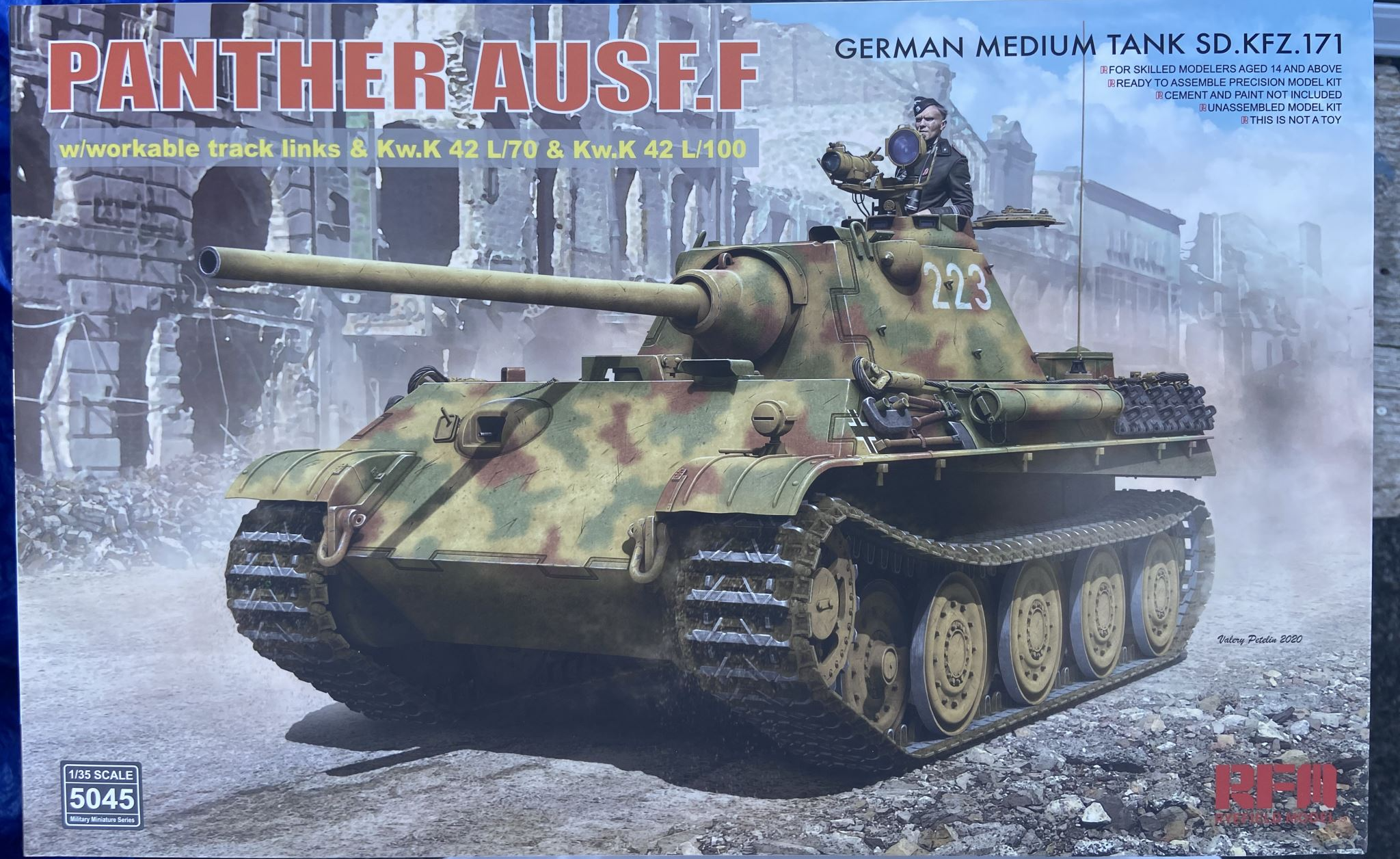 Panther Ausf. F w/ workable track, Kw.K L/70 & Kw.K L/100 RFM No. RM-5045 1:35