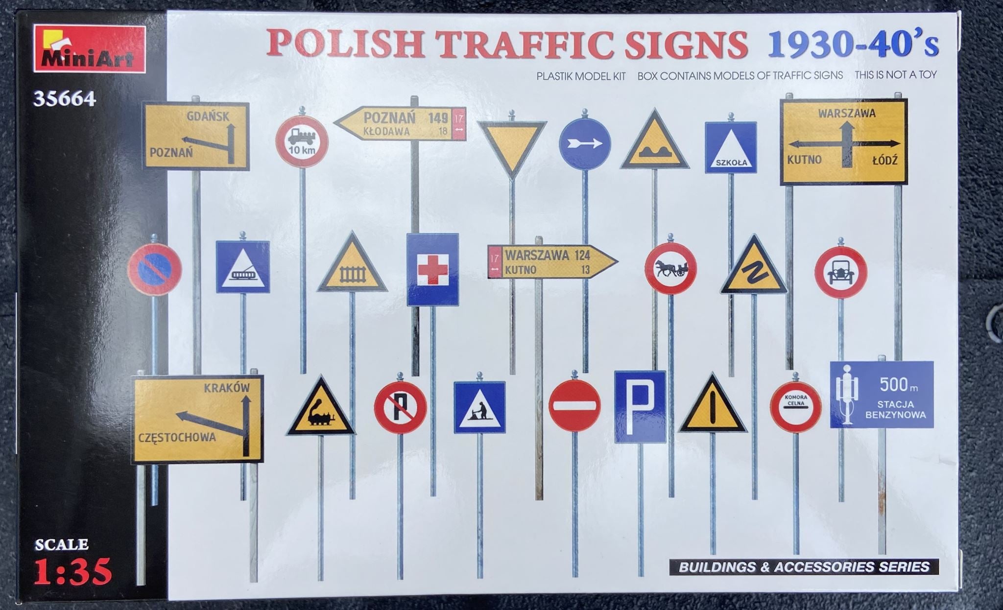 Polish Traffic Signs 1930-40s MiniArt | No. 35664 | 1:35