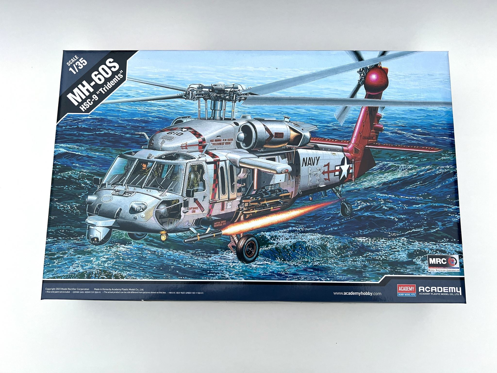 Sikorsky MH-60S HSC-9 "Tridents" Academy | No. 12120 | 1:35