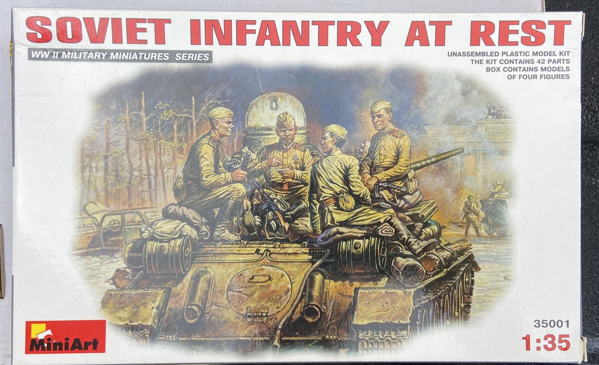 Soviet Infantry at Rest MiniArt | No. 35001 | 1:35