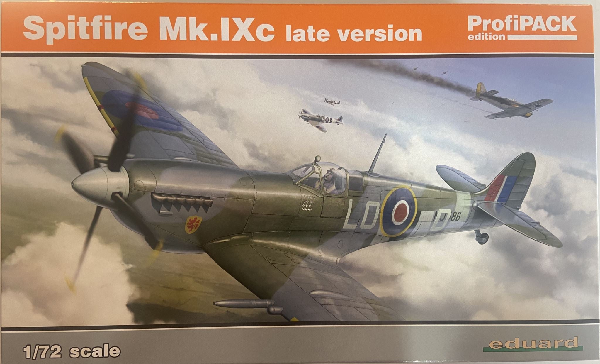 Spitfire Mk.IXc late version ProfiPack Eduard | No. 70121 | 1:72