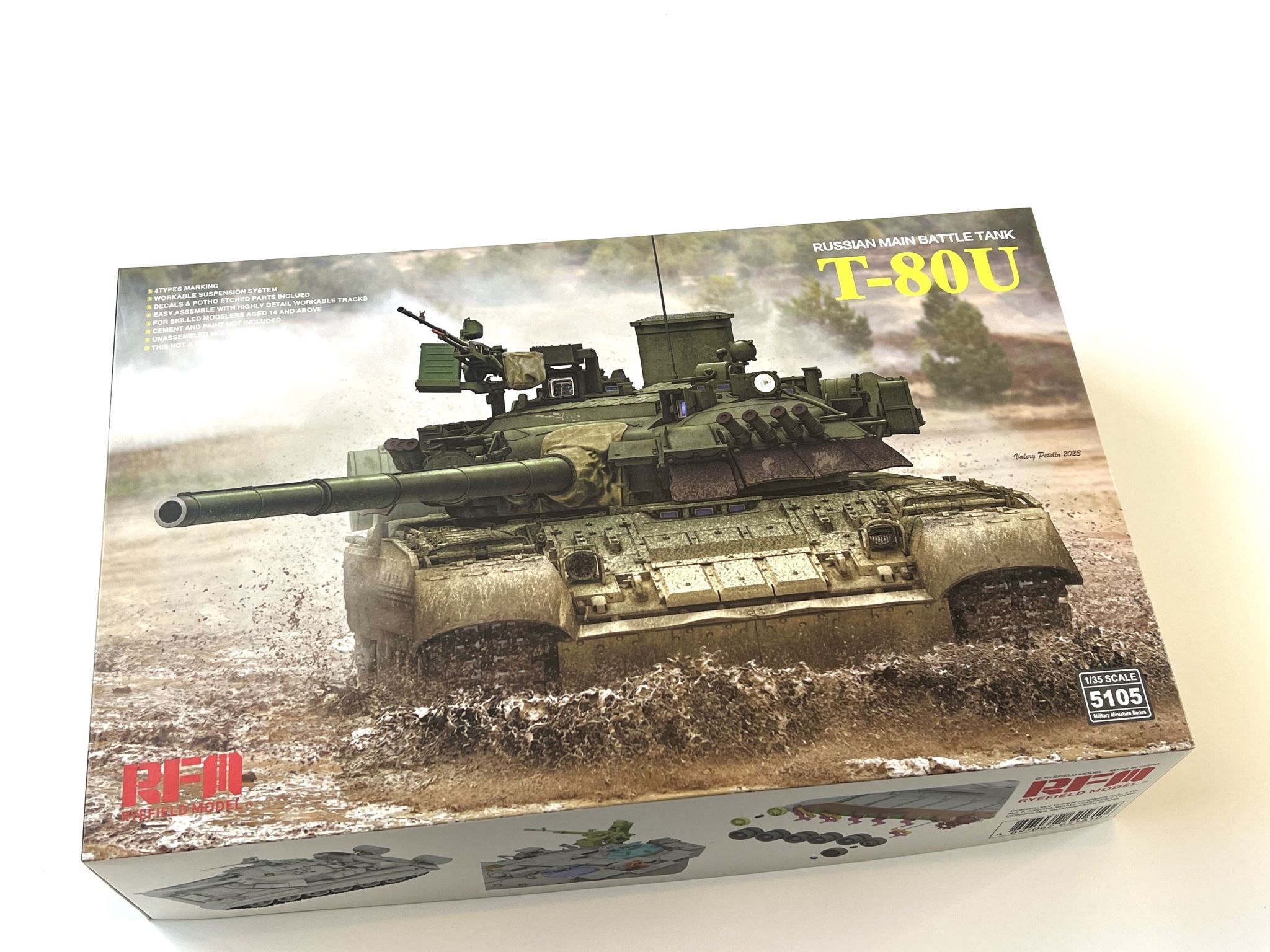 T-80U Russian Main Battle Tank Rye Field Model | No. RM-5105 | 1:35