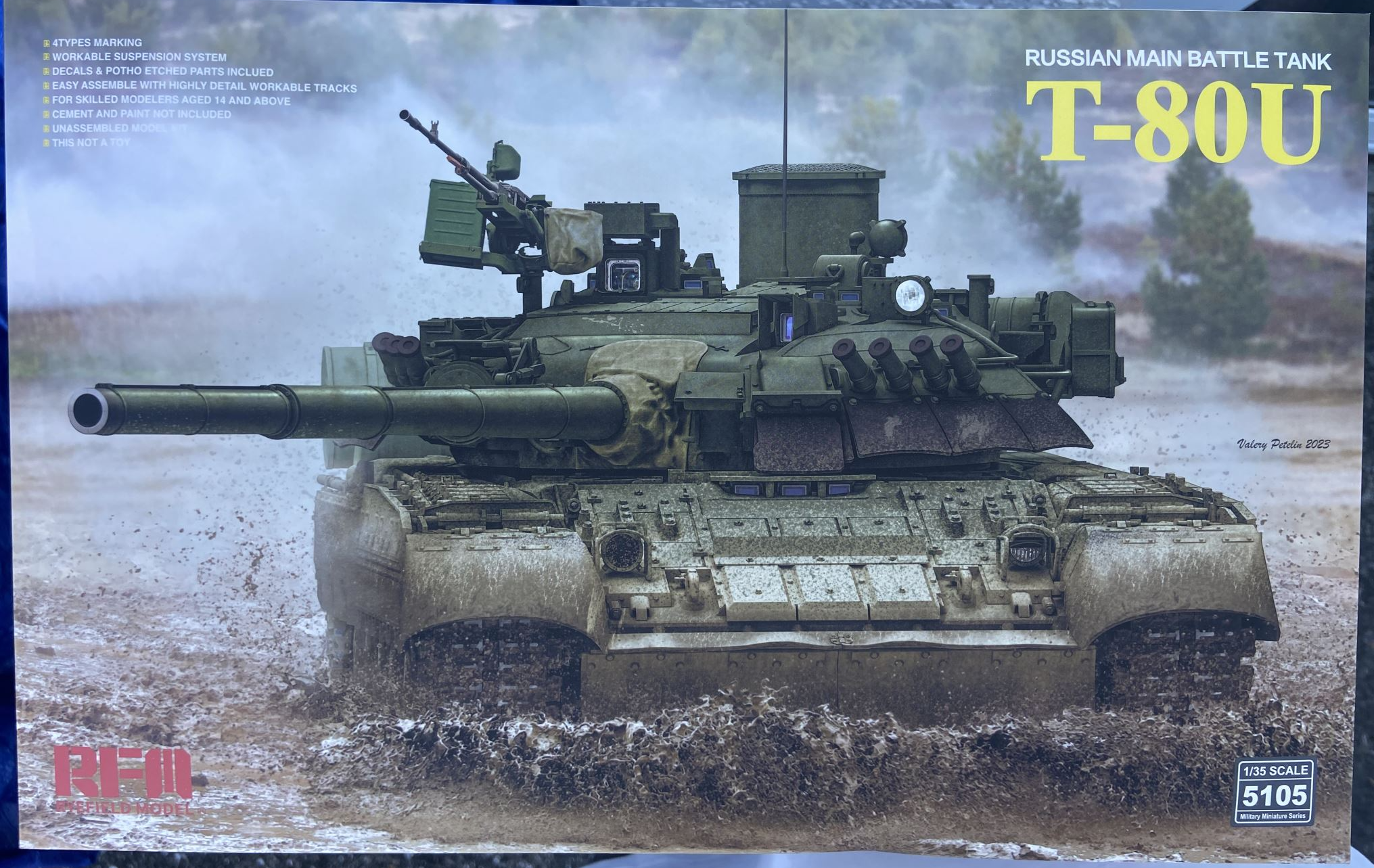 T-80U Russian Main Battle Tank Rye Field Model | No. RM-5105 | 1:35