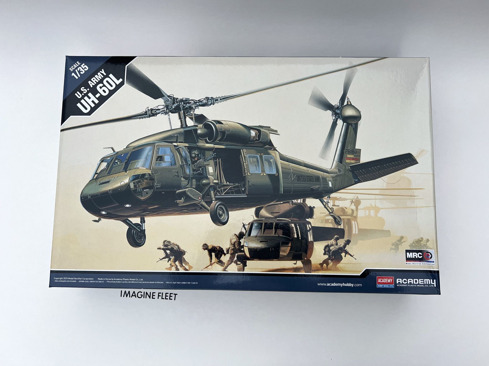 UH-60L BLACK HAWK Academy | No. 12111 | 1:35