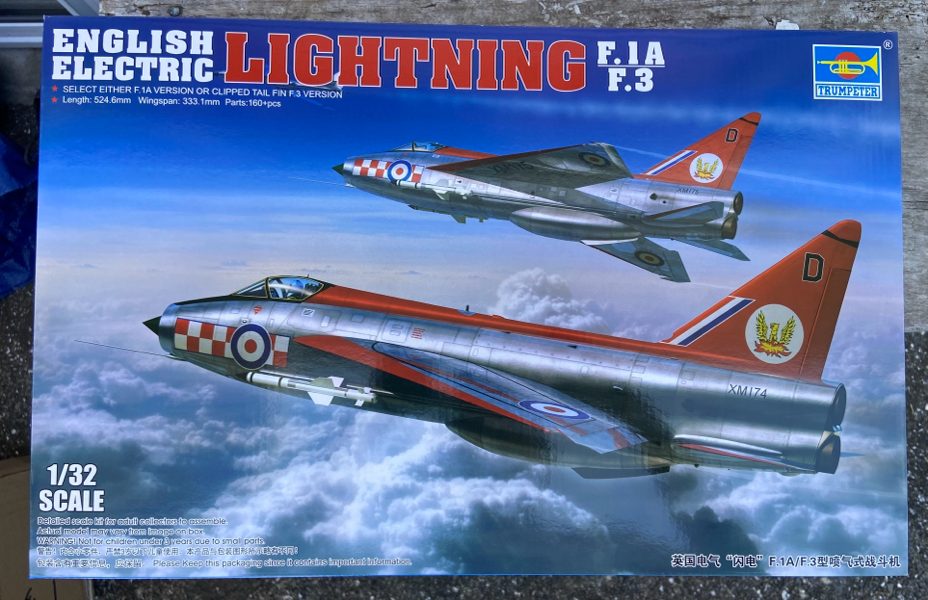 1/32 trumpeter English electric Lightening F.1A F.3