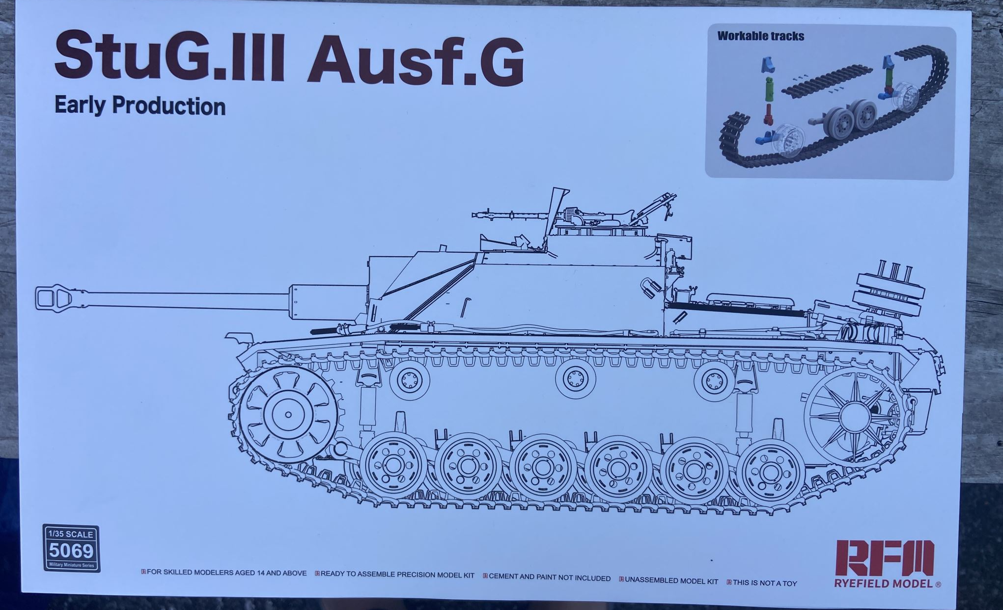 StuG.III Ausf.G Early Production w/ workable track links RFM No. RM-5069  1:35