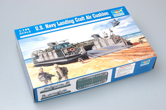 U.S. Navy Landing Craft Air Cushion (LCAC) Trumpeter | No. 00107 | 1:144