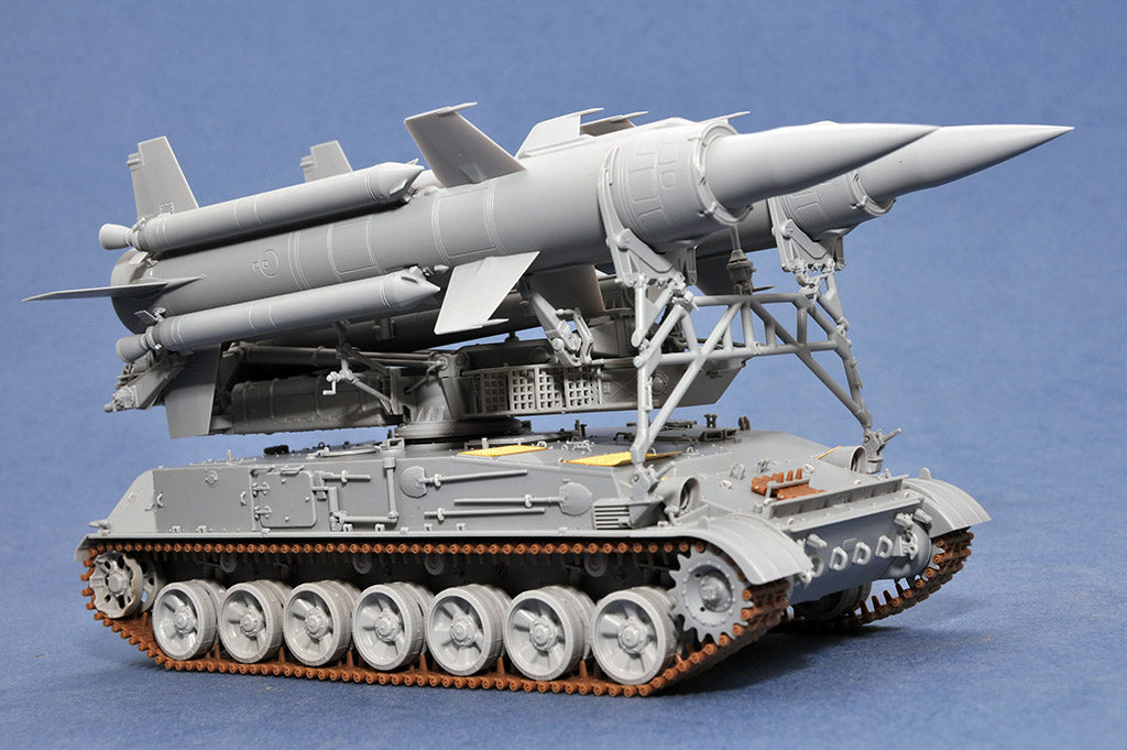 TRUMPETER 09523 - 1:35 Soviet 2K11A TEL w/9M8M Missile Krug-a (SA-4 Ganef)